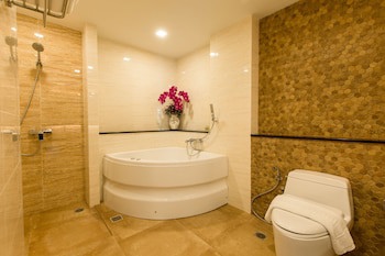 Crystal Palace Luxury Hotel