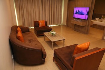 Crystal Palace Luxury Hotel