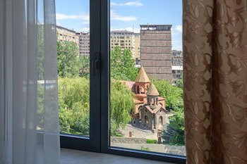 Royal Plaza By Stellar Hotels, Yerevan