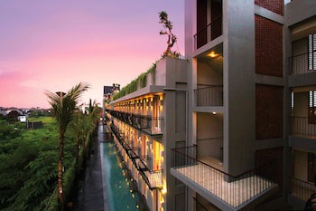 Frii Bali Echo Beach