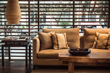 27 Suites Apart Hotel