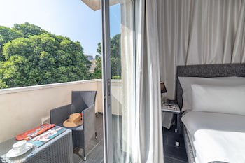 Dizengoff Avenue Hotel