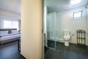 Dizengoff Avenue Hotel