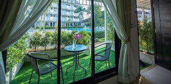 Blue Carina Hotel