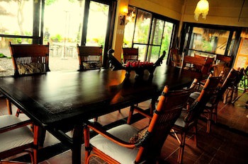 Nabulao Beach And Dive Resort