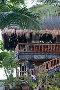 Nabulao Beach And Dive Resort