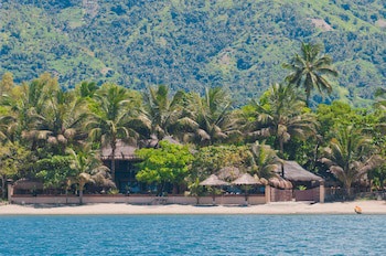 Nabulao Beach And Dive Resort