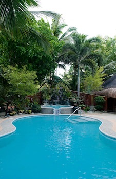 Nabulao Beach And Dive Resort