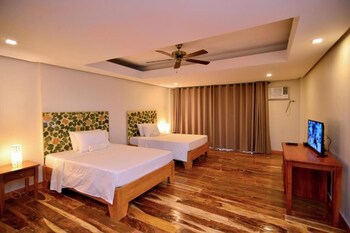 Nabulao Beach And Dive Resort