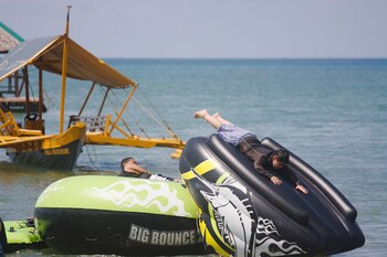 Nabulao Beach And Dive Resort