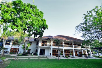 Nabulao Beach And Dive Resort
