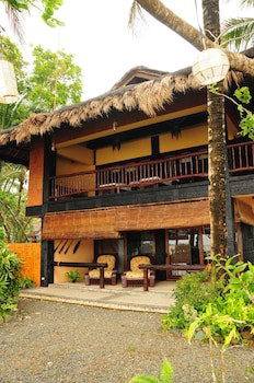 Nabulao Beach And Dive Resort