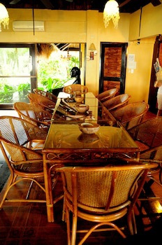 Nabulao Beach And Dive Resort