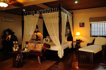 Nabulao Beach And Dive Resort