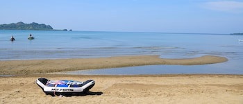 Nabulao Beach And Dive Resort