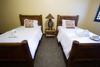Nabulao Beach And Dive Resort