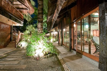 Nabulao Beach And Dive Resort