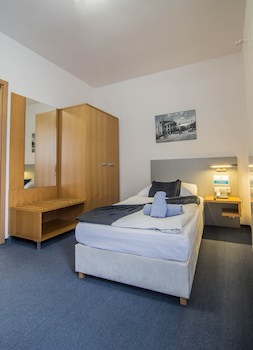 Felicity Garni Hotel
