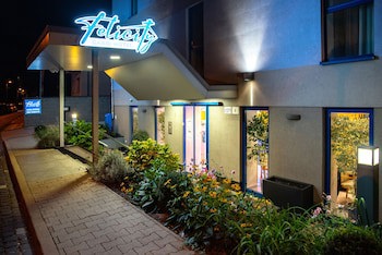 Felicity Garni Hotel