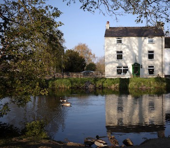 Fitzwarine House