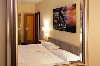 Euro Youth Hotel galeri fotoğrafı