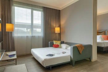 MOXY Milan Malpensa Airport galeri fotoğrafı