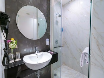 Brits Hotel Puri Indah