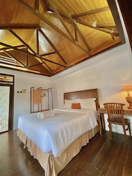 Chrome Hotel & Resort Solo