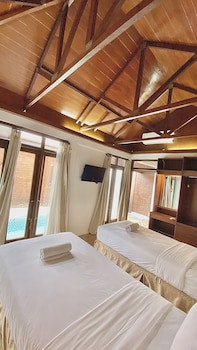 Chrome Hotel & Resort Solo