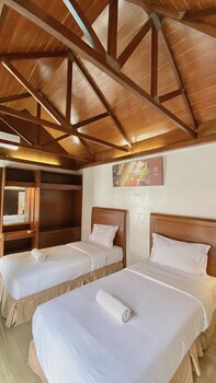 Chrome Hotel & Resort Solo