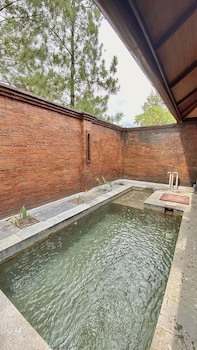 Chrome Hotel & Resort Solo