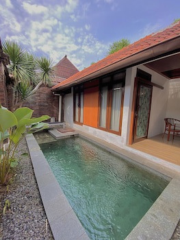 Chrome Hotel & Resort Solo