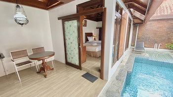 Chrome Hotel & Resort Solo