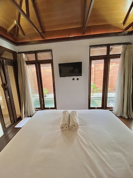 Chrome Hotel & Resort Solo