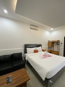 Chrome Hotel & Resort Solo