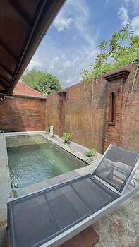 Chrome Hotel & Resort Solo