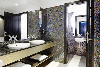Vox Hotel