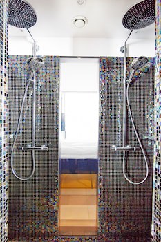 Vox Hotel