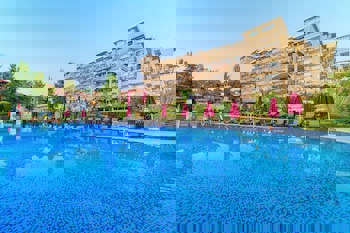 Justiniano Deluxe Resort Hotel