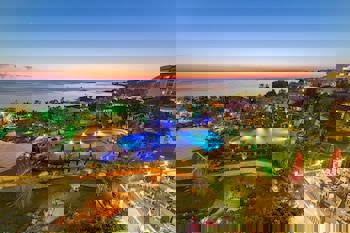 Justiniano Deluxe Resort Hotel