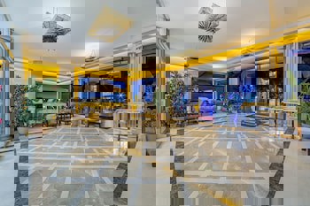 Justiniano Deluxe Resort Hotel