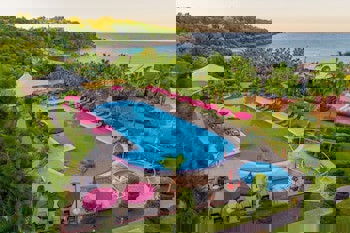 Justiniano Deluxe Resort Hotel