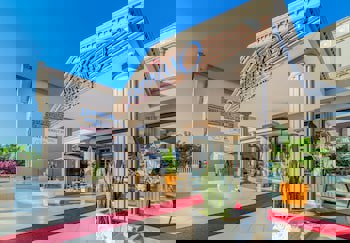 Justiniano Deluxe Resort Hotel