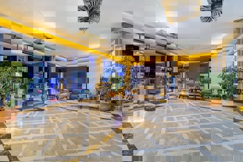 Justiniano Deluxe Resort Hotel