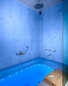 Jetted tub