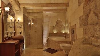Golden Cave Suites