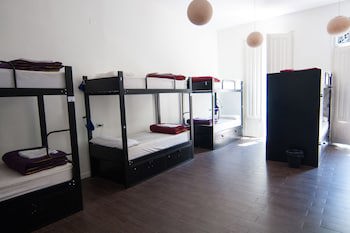 360 Hostel Borne