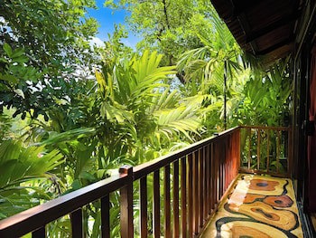 Hotel Heliconias Nature Inn & Hot Springs