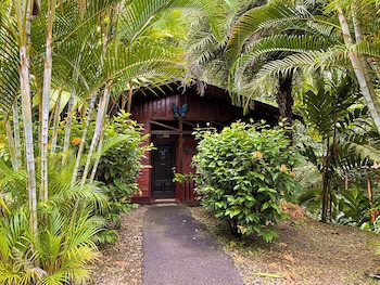 Hotel Heliconias Nature Inn & Hot Springs