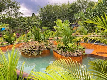 Hotel Heliconias Nature Inn & Hot Springs